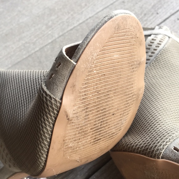 Qupid size 7 green open toe high heel sandals. - Picture 8 of 8